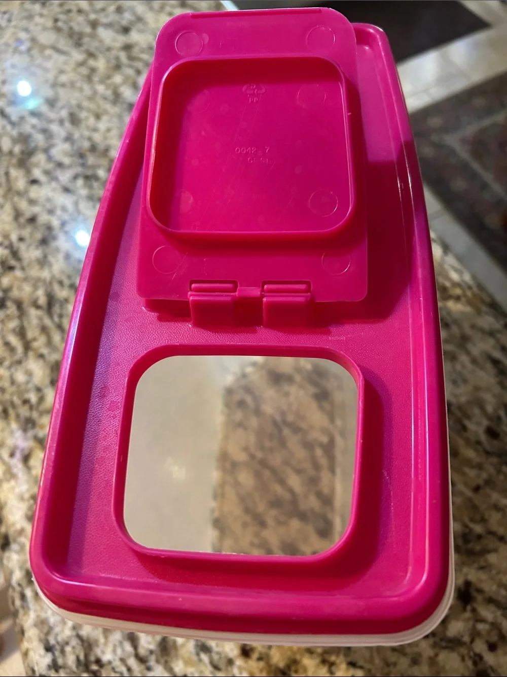 Rubbermaid Clear 21 Cups Storage Container with Pink Flip-Top Lid